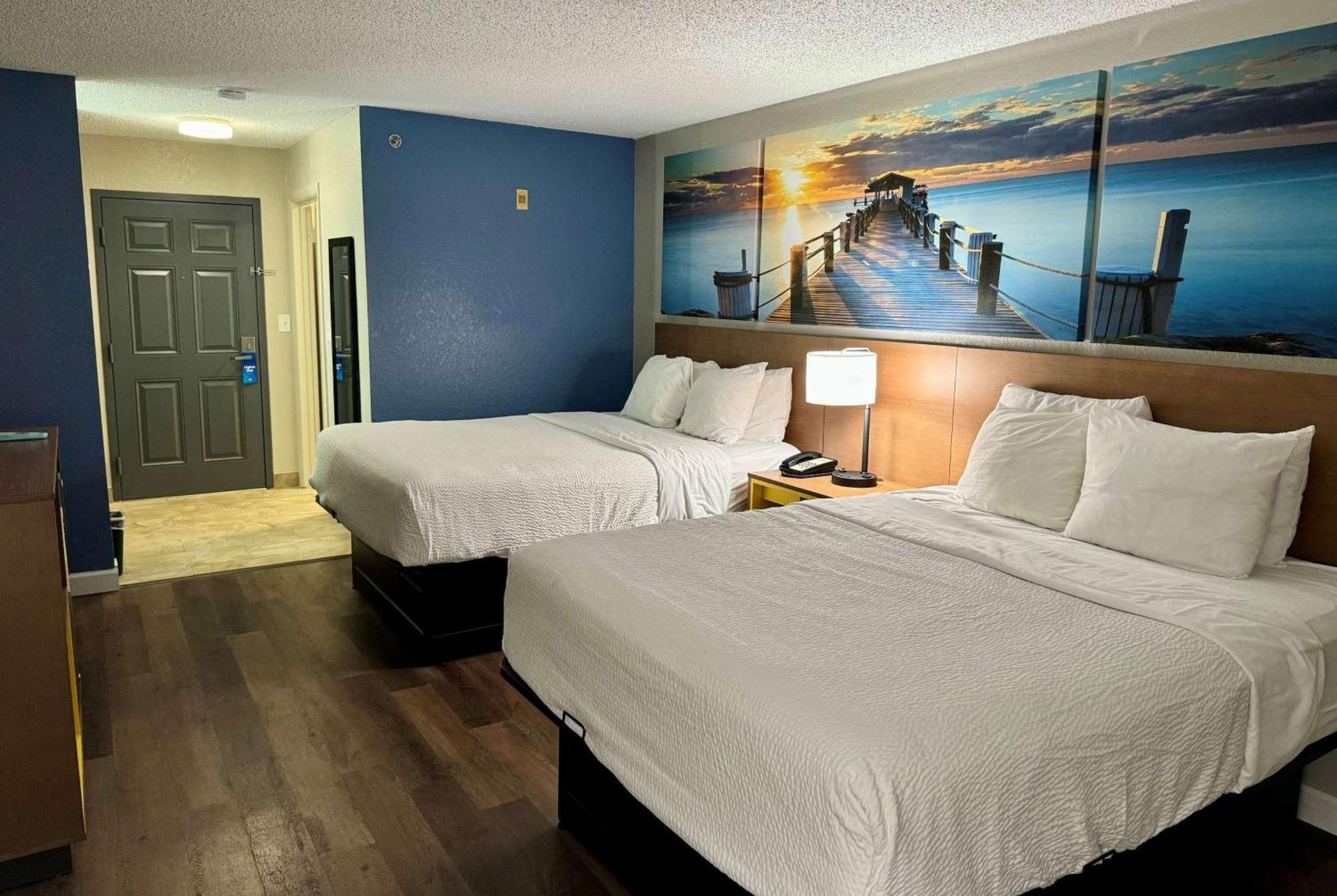 Days By Wyndham Sarasota I-75 *