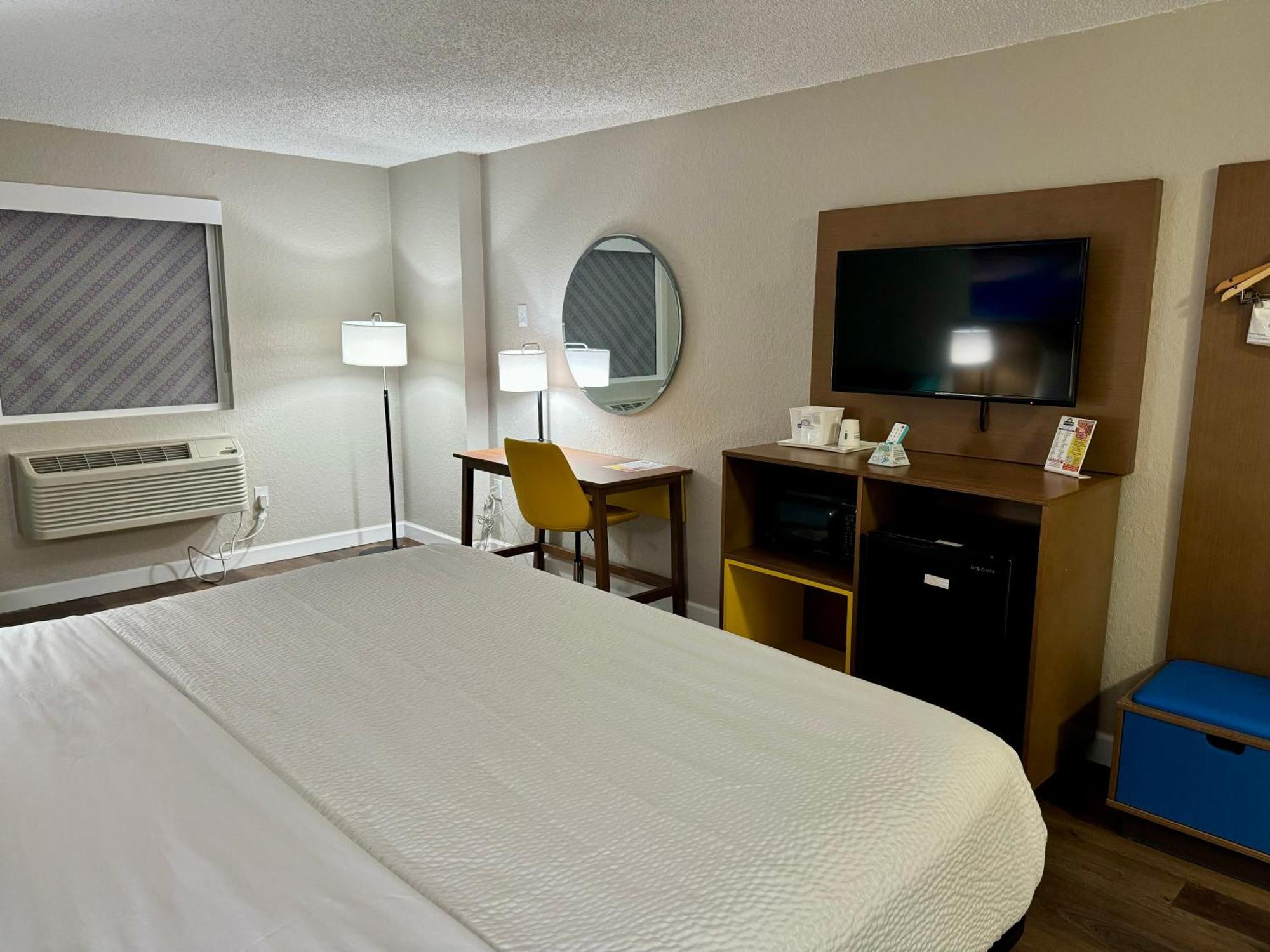 Hotel Days By Wyndham Sarasota I-75 Vamo