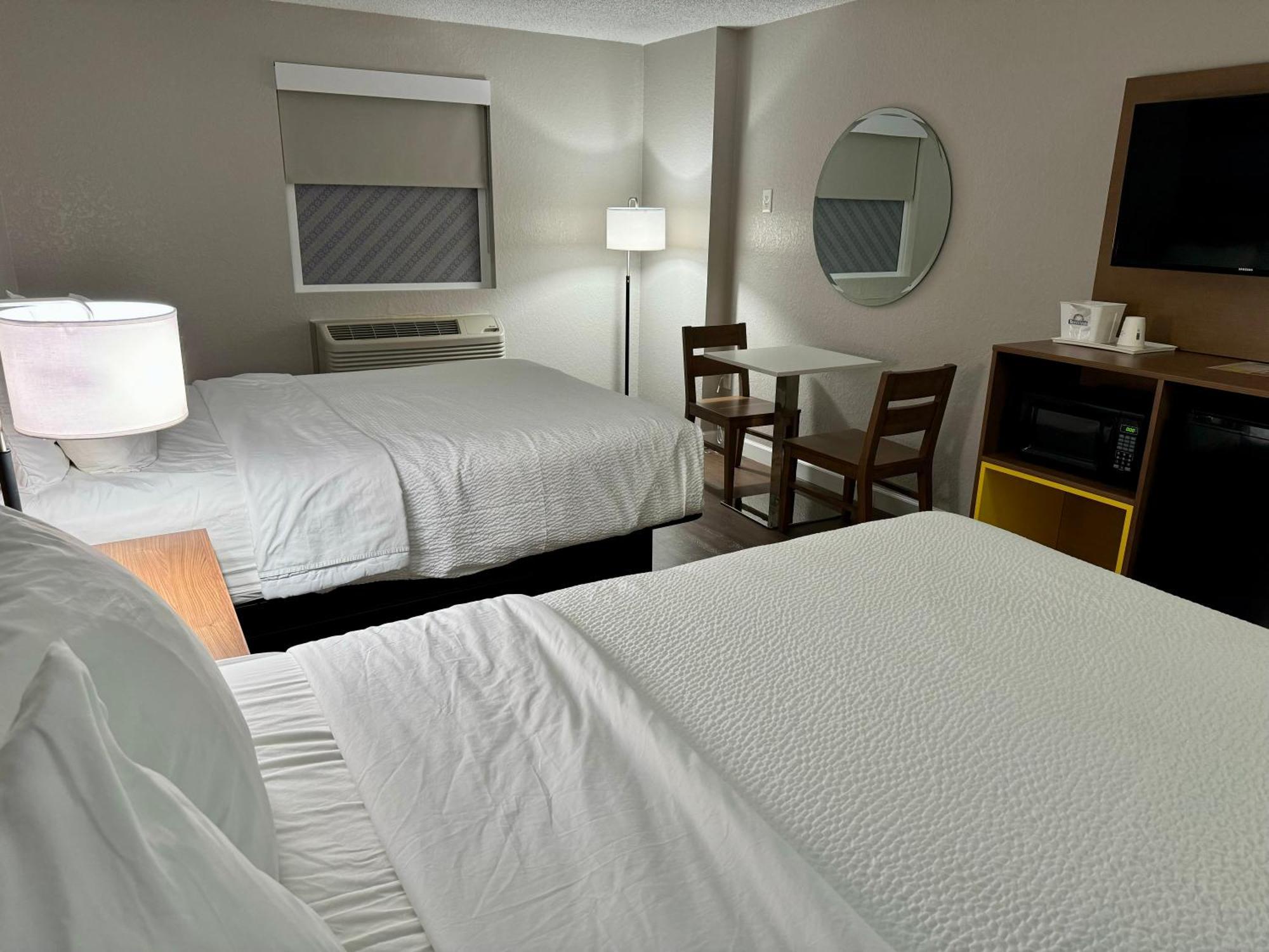 Hotel Days By Wyndham Sarasota I-75 Vamo