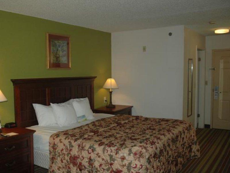 Hotel Days By Wyndham Sarasota I-75 Vamo